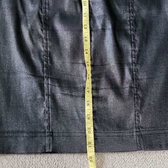 Bebe Black Shiny Metallic Pencil Skirt - Size 6 - Picture 13 of 16